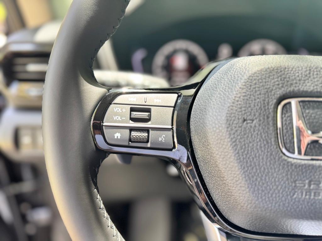 new 2025 Honda Pilot car, priced at $49,940