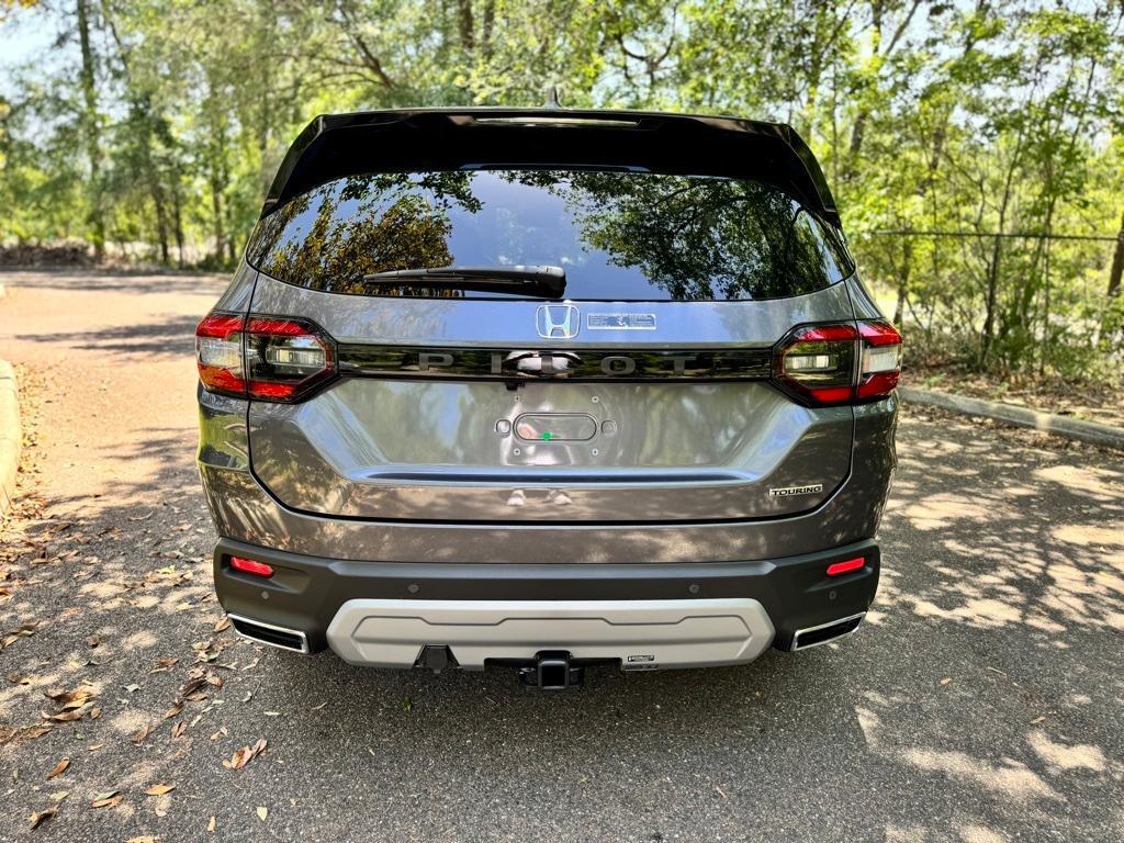 new 2025 Honda Pilot car, priced at $49,940