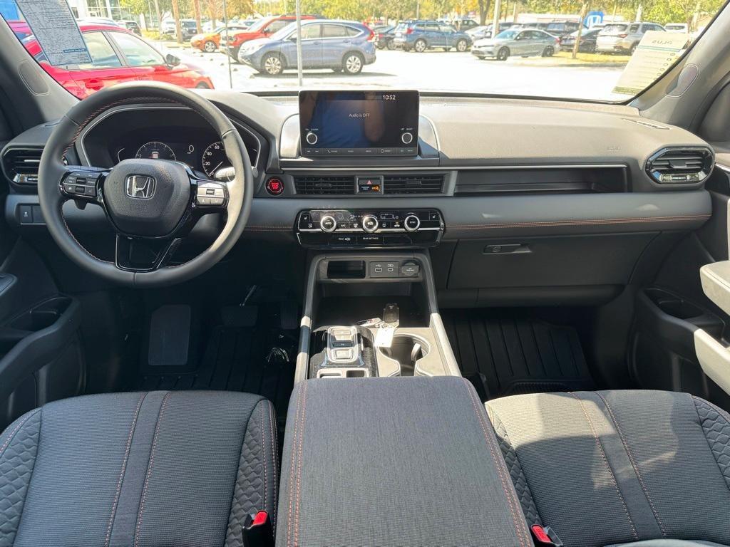 new 2025 Honda Pilot car, priced at $41,695