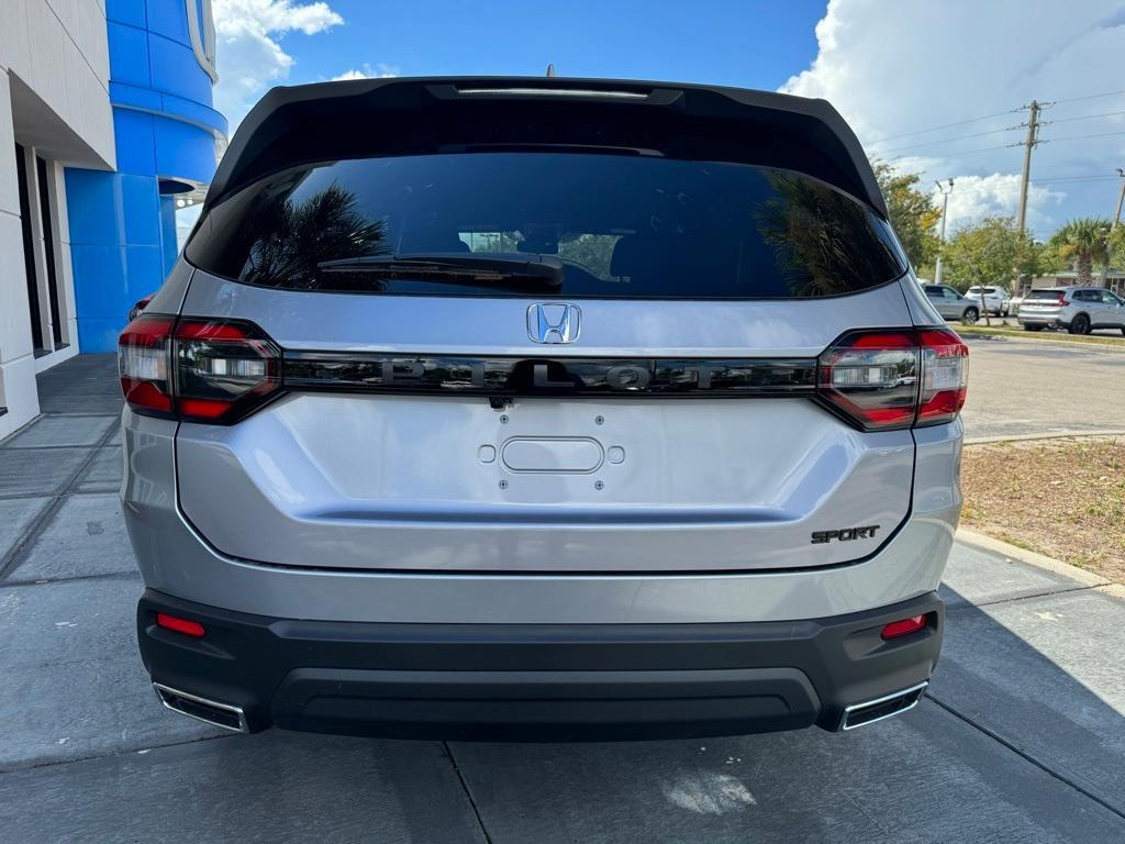 new 2025 Honda Pilot car, priced at $41,695