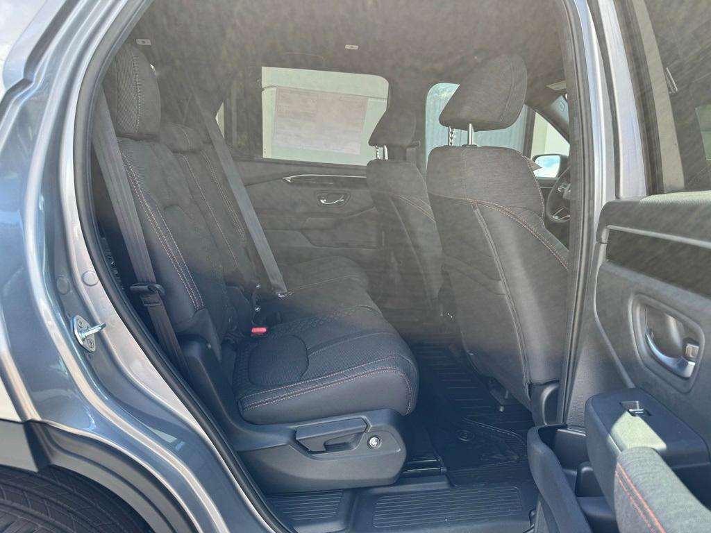 new 2025 Honda Pilot car, priced at $41,695