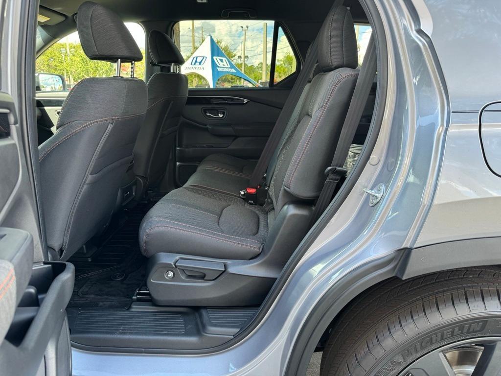 new 2025 Honda Pilot car, priced at $41,695