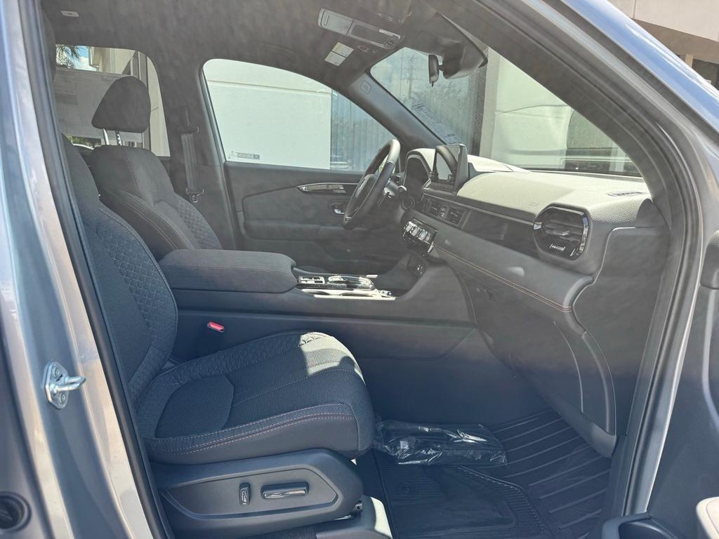 new 2025 Honda Pilot car, priced at $41,695