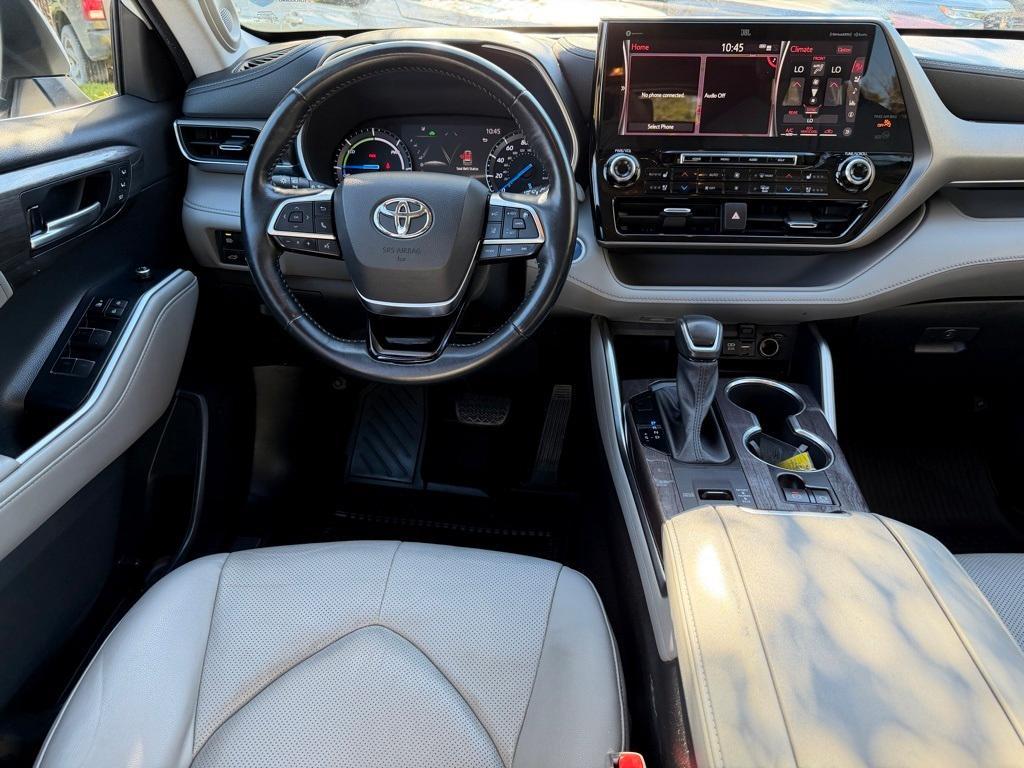 used 2021 Toyota Highlander Hybrid car, priced at $30,682