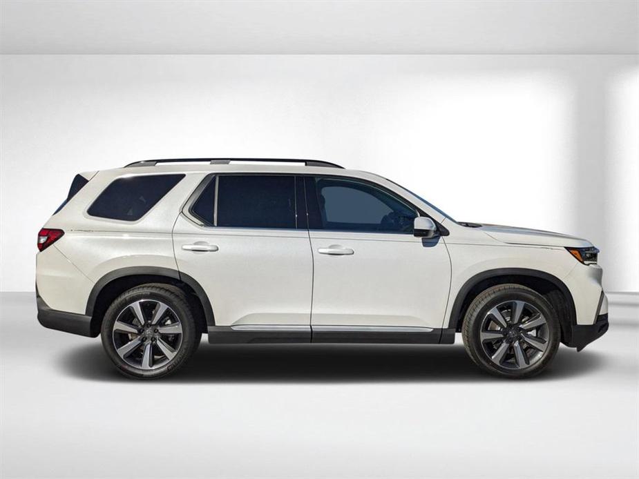 new 2025 Honda Pilot car, priced at $49,350