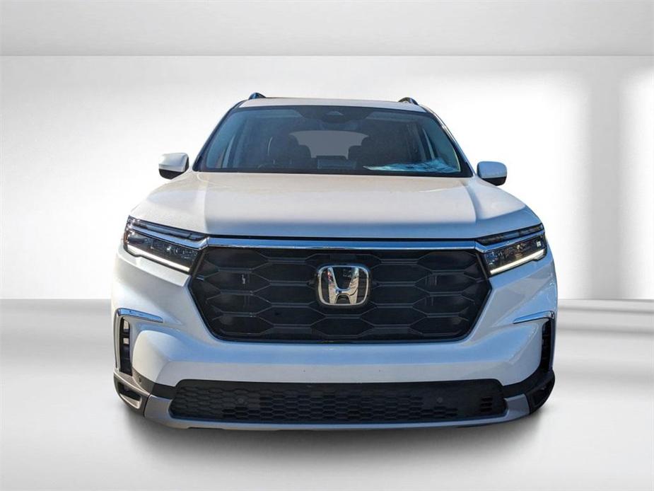 new 2025 Honda Pilot car, priced at $49,350