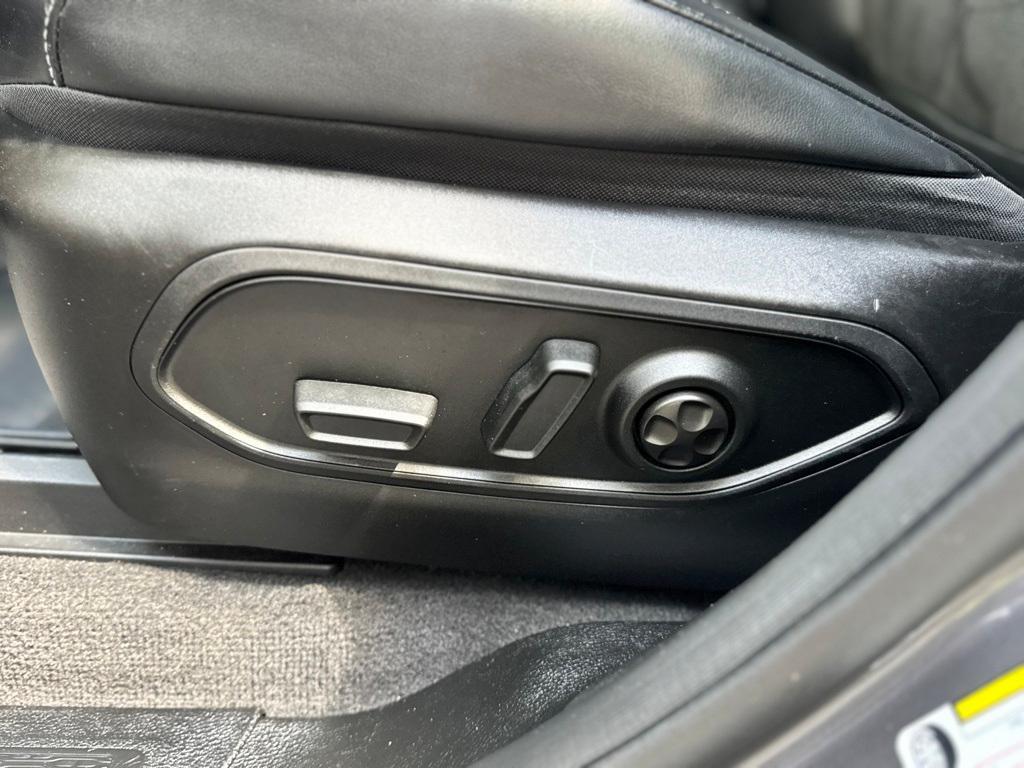 used 2022 Jeep Grand Cherokee car, priced at $31,356