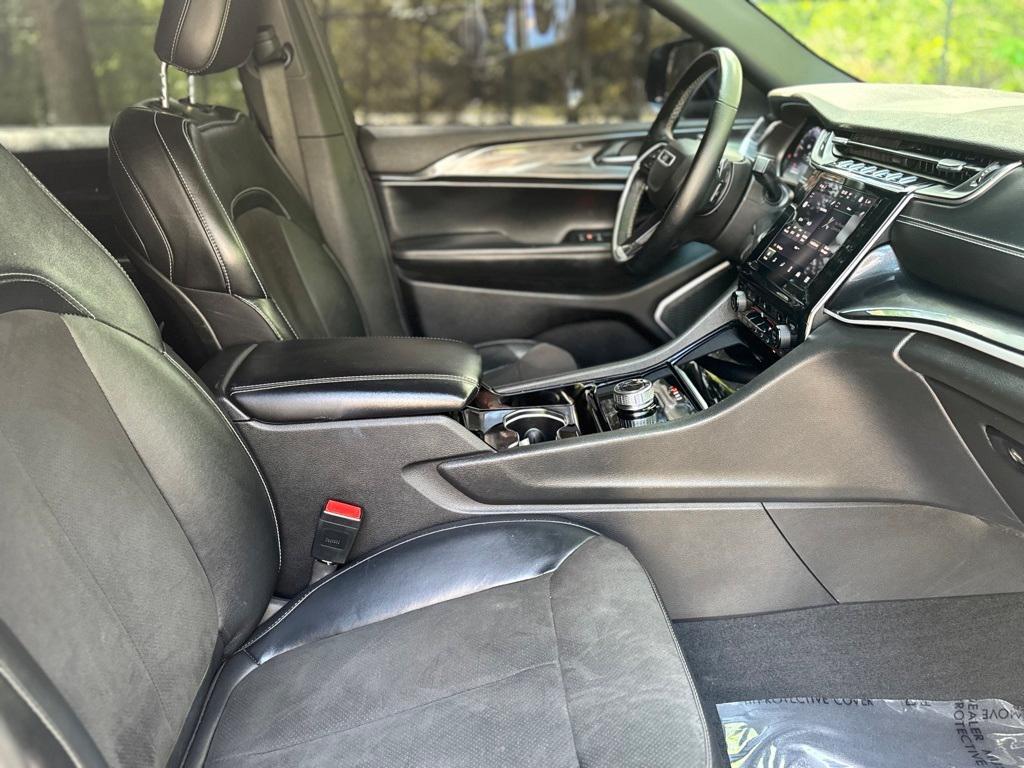 used 2022 Jeep Grand Cherokee car, priced at $31,356
