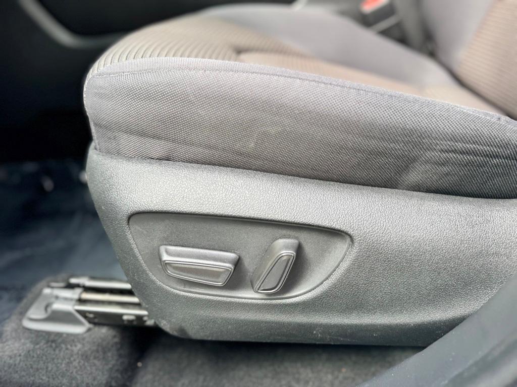 used 2023 Toyota Highlander car, priced at $32,519