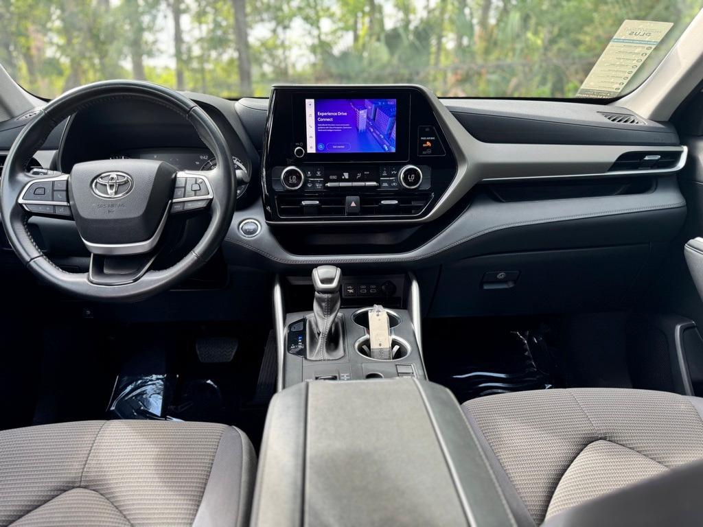 used 2023 Toyota Highlander car, priced at $32,519