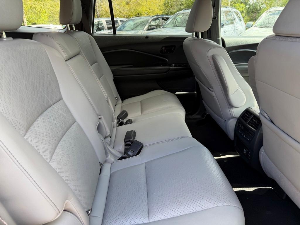 used 2022 Honda Passport car, priced at $29,389