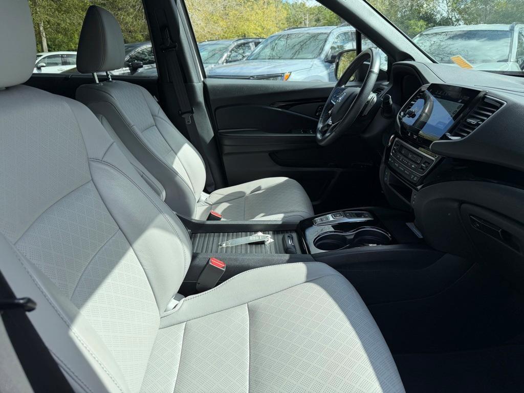 used 2022 Honda Passport car, priced at $29,389