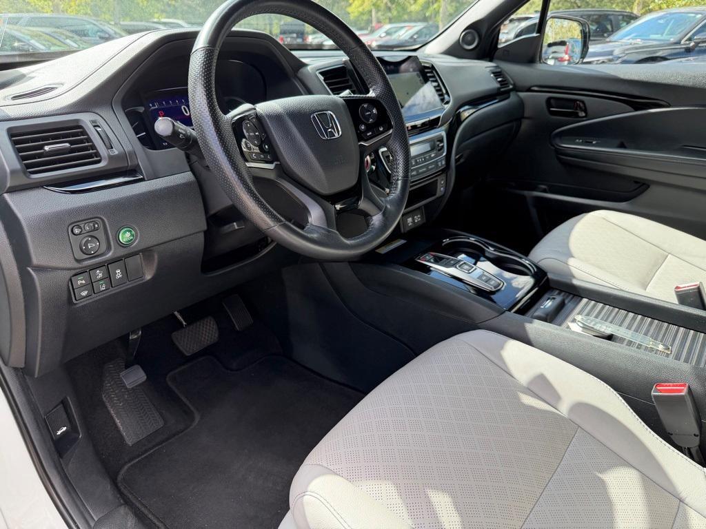used 2022 Honda Passport car, priced at $29,389