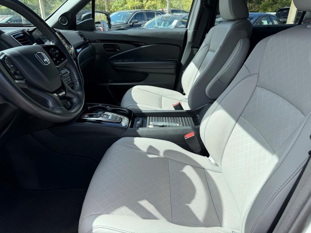 used 2022 Honda Passport car, priced at $29,389