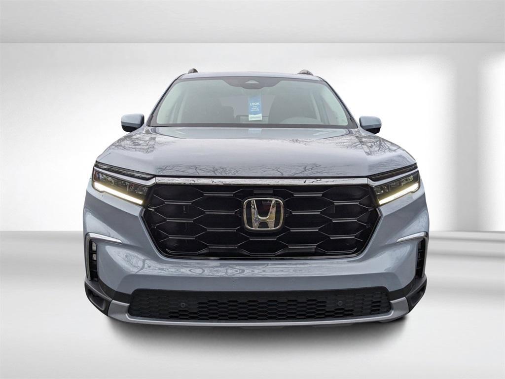 new 2025 Honda Pilot car, priced at $49,405