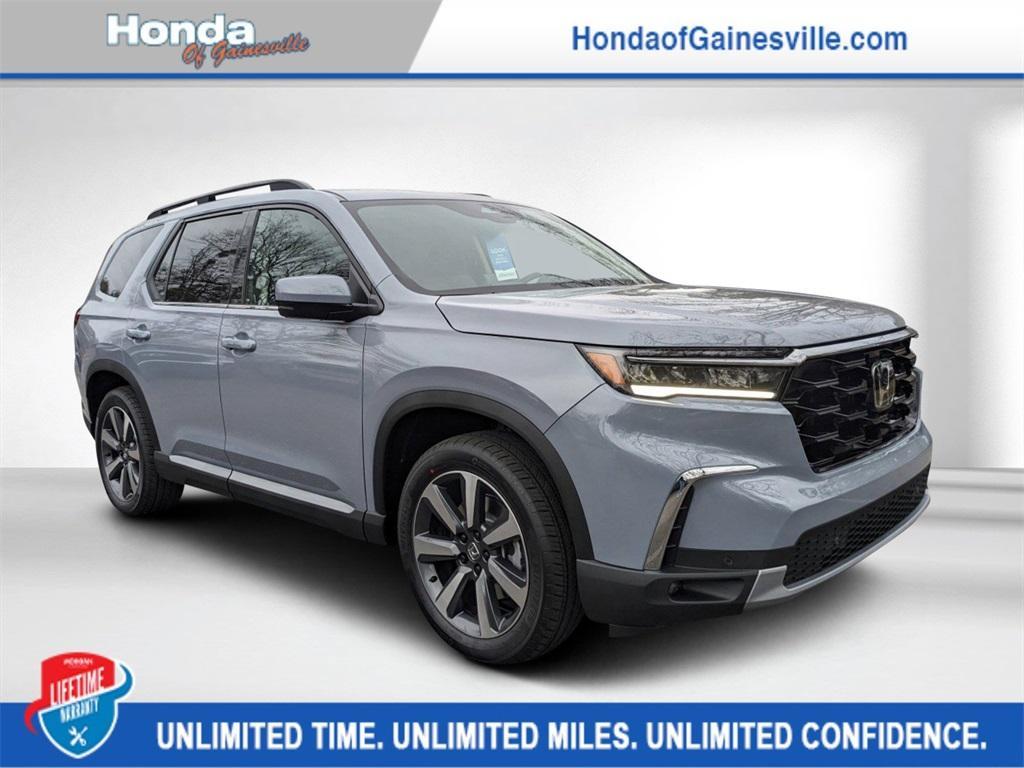 new 2025 Honda Pilot car, priced at $49,405