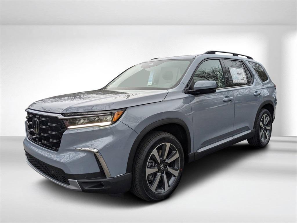 new 2025 Honda Pilot car, priced at $49,405