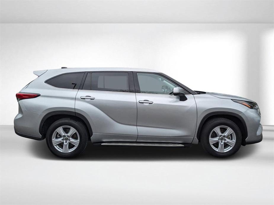 used 2022 Toyota Highlander car, priced at $27,882