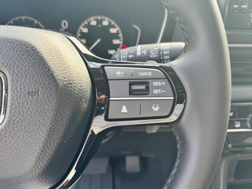 new 2025 Honda Pilot car, priced at $48,945
