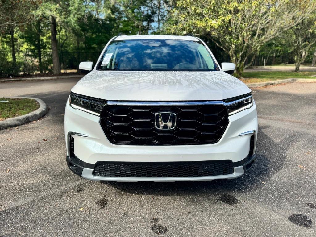 new 2025 Honda Pilot car, priced at $48,945