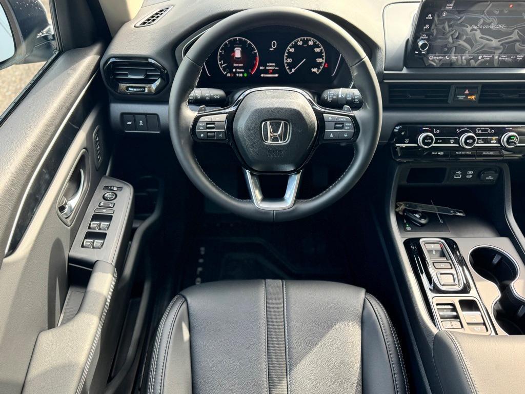 new 2025 Honda Pilot car, priced at $48,945