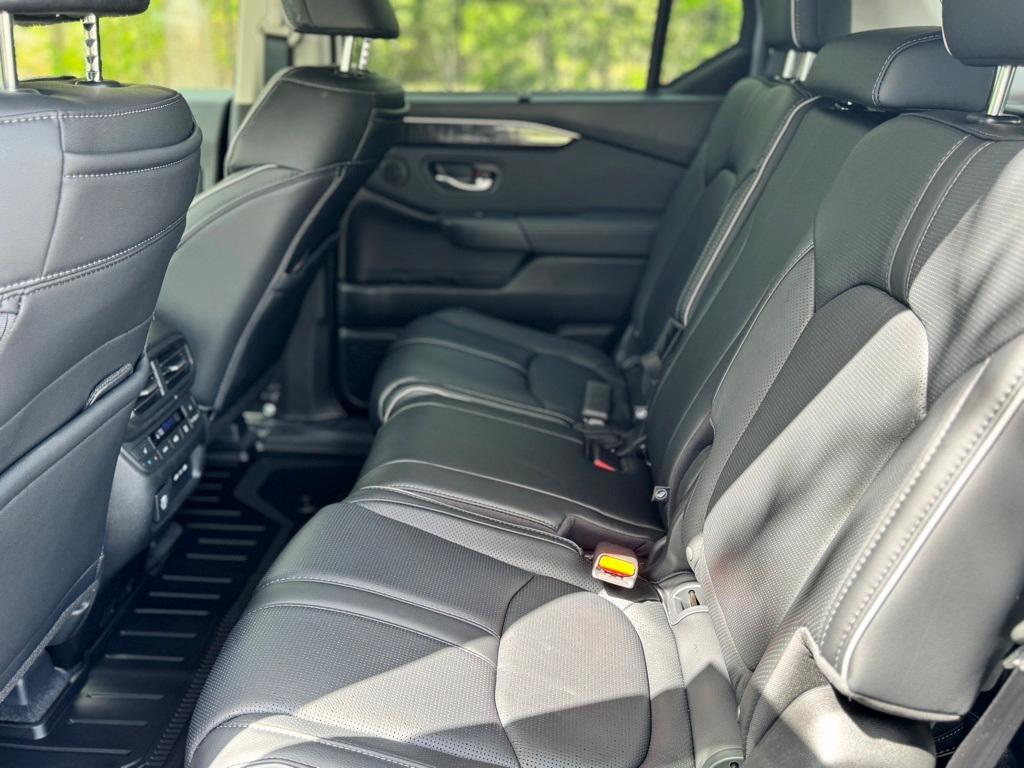 new 2025 Honda Pilot car, priced at $55,255