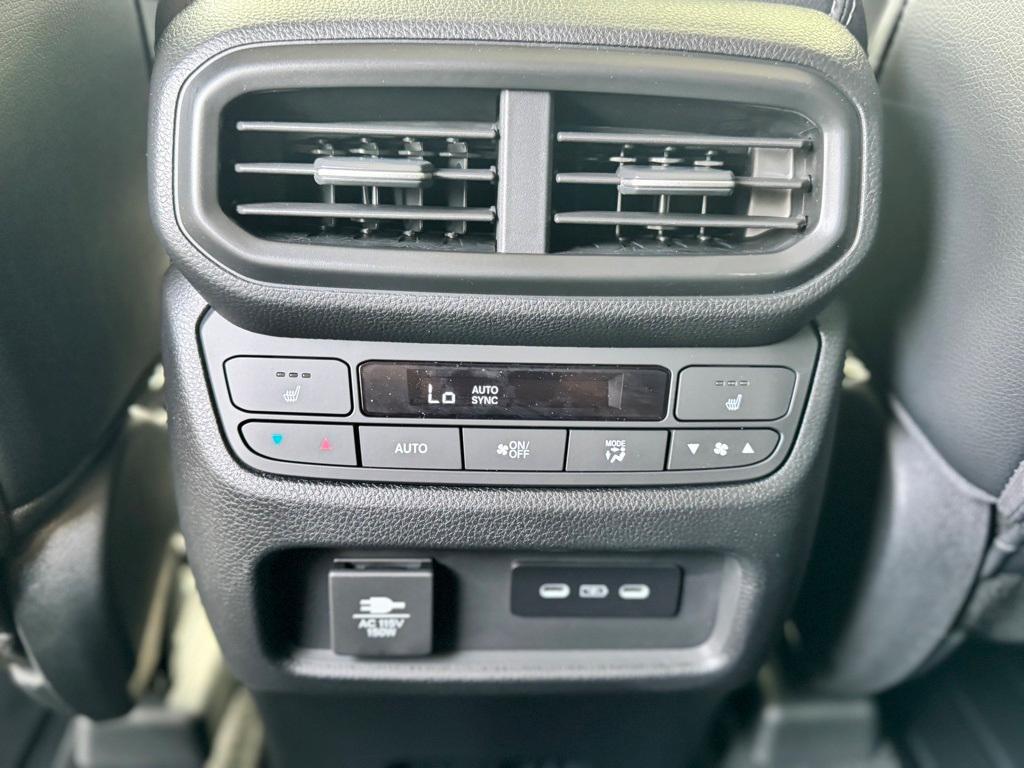 new 2025 Honda Pilot car, priced at $55,255