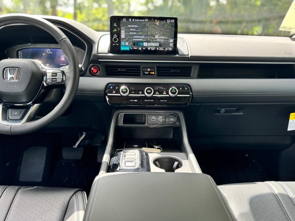 new 2025 Honda Pilot car, priced at $55,255