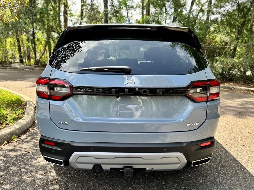 new 2025 Honda Pilot car, priced at $55,255