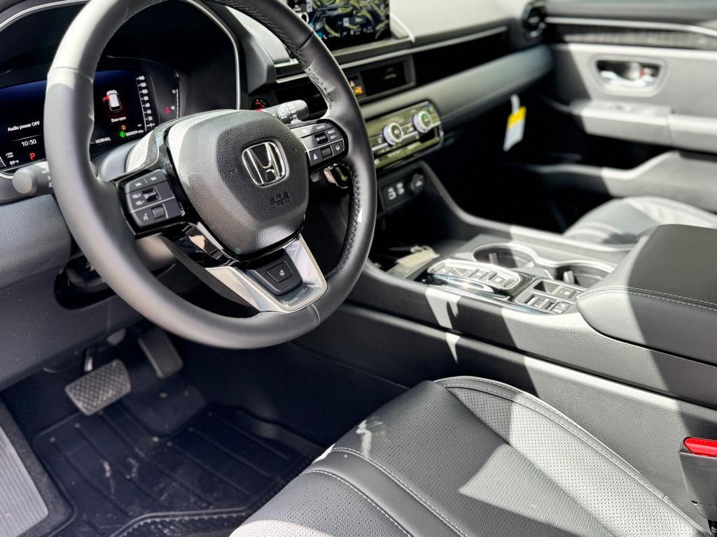 new 2025 Honda Pilot car, priced at $55,255