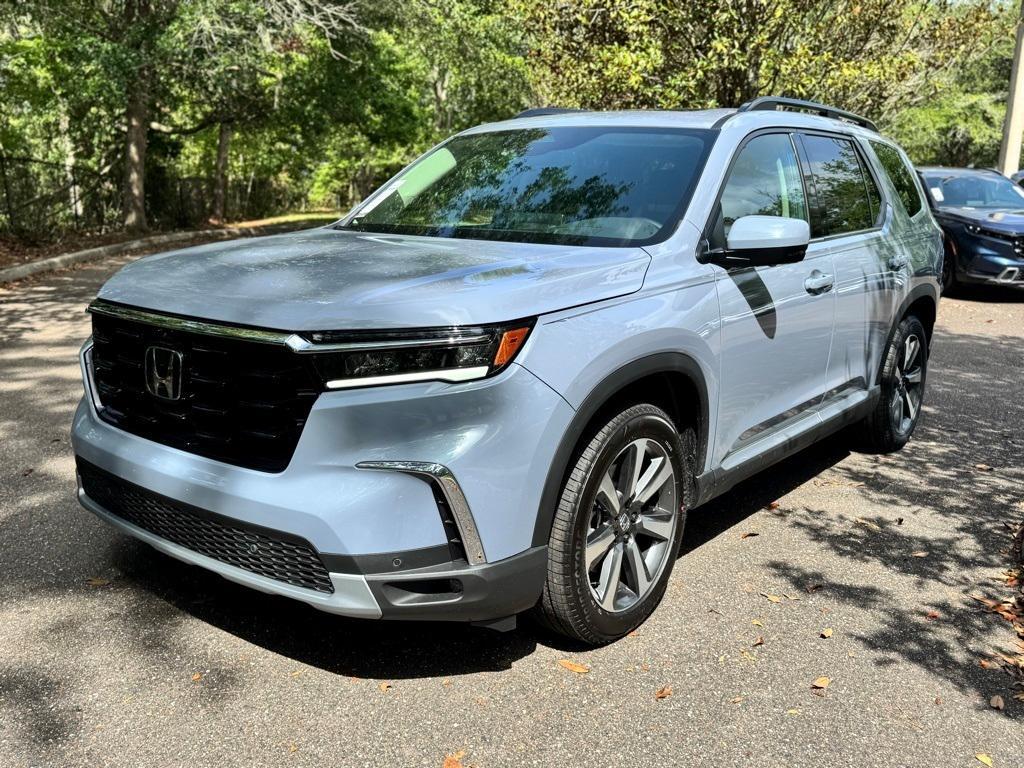 new 2025 Honda Pilot car, priced at $55,255