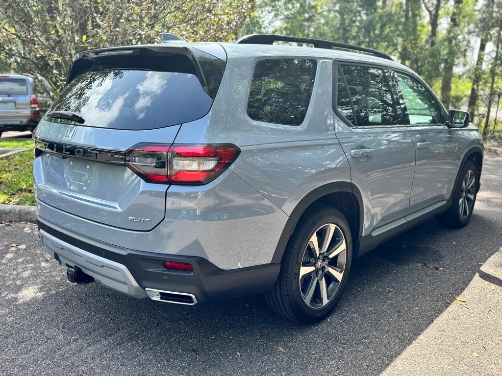 new 2025 Honda Pilot car, priced at $55,255