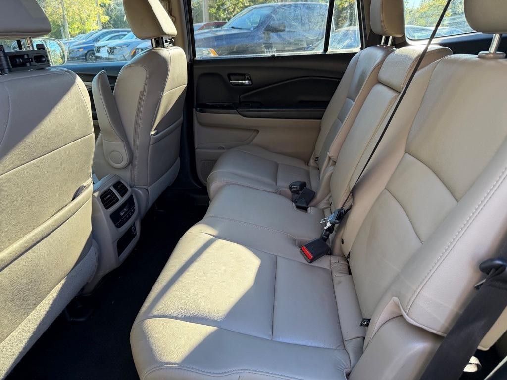 used 2021 Honda Pilot car, priced at $27,441