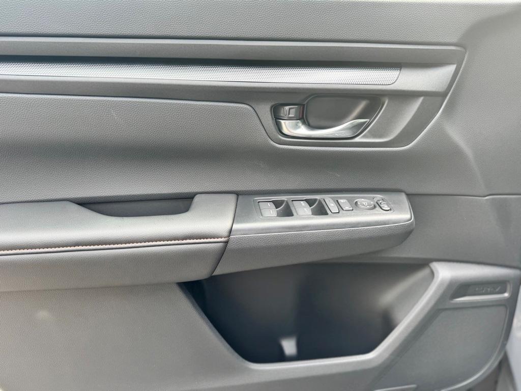 new 2025 Honda CR-V Hybrid car, priced at $38,000