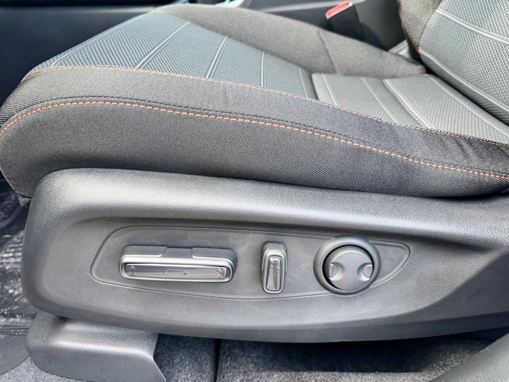 new 2026 Honda CR-V Hybrid car, priced at $40,195