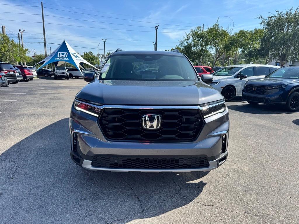 new 2025 Honda Pilot car, priced at $49,680