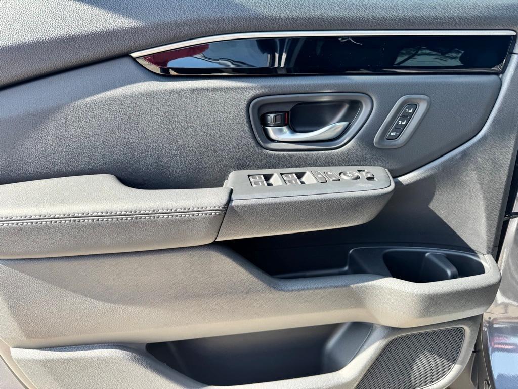 new 2025 Honda Pilot car, priced at $49,680