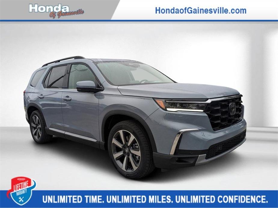 new 2025 Honda Pilot car, priced at $49,350