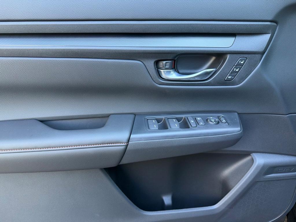 new 2026 Honda CR-V Hybrid car, priced at $41,675