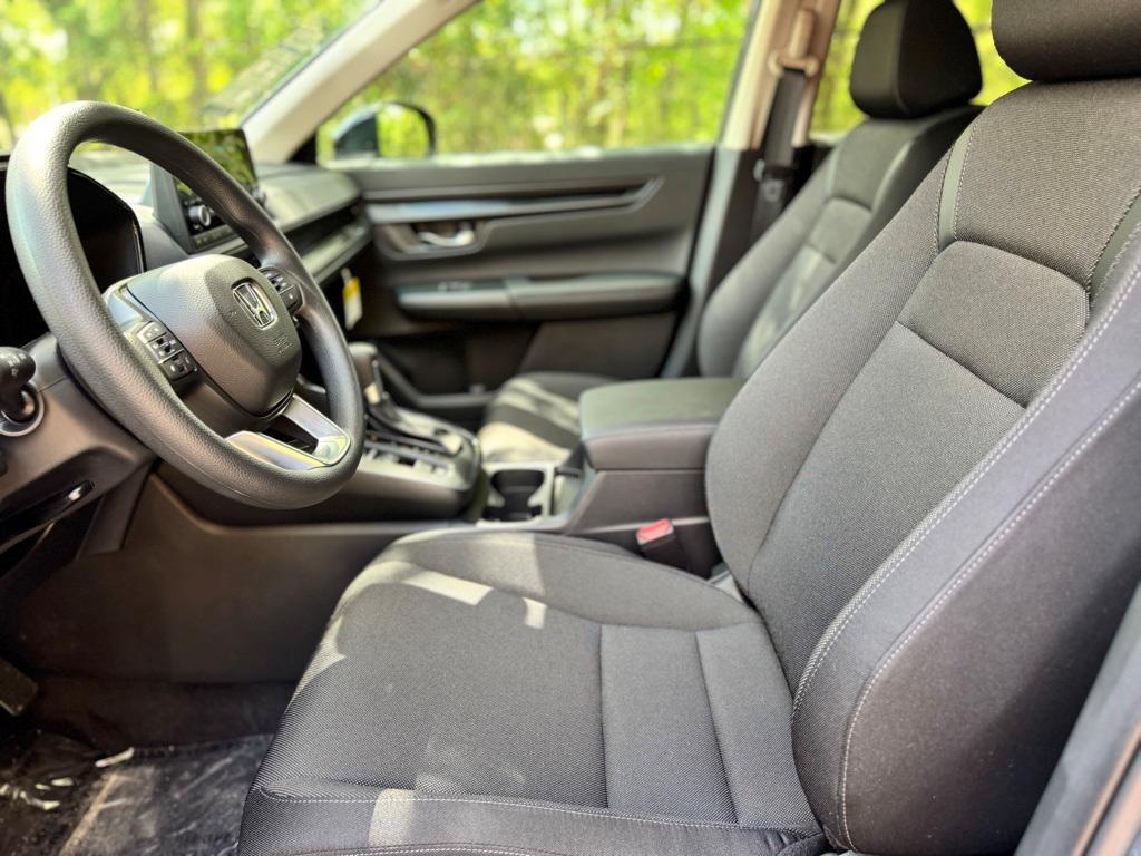 new 2025 Honda CR-V car, priced at $32,995