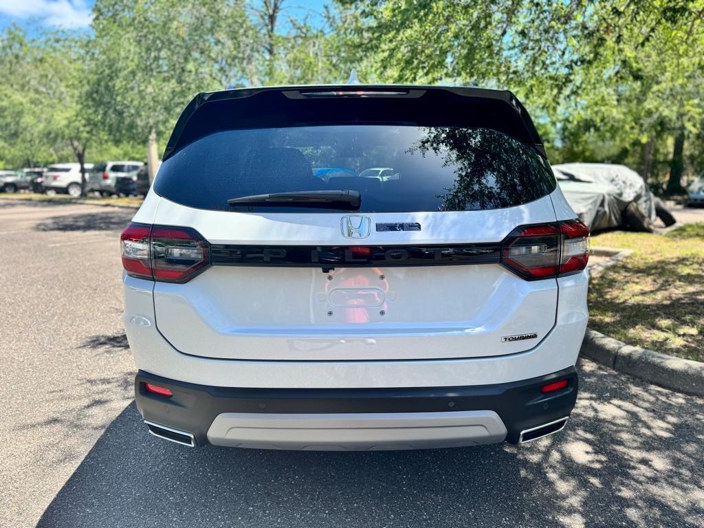 new 2025 Honda Pilot car, priced at $49,405