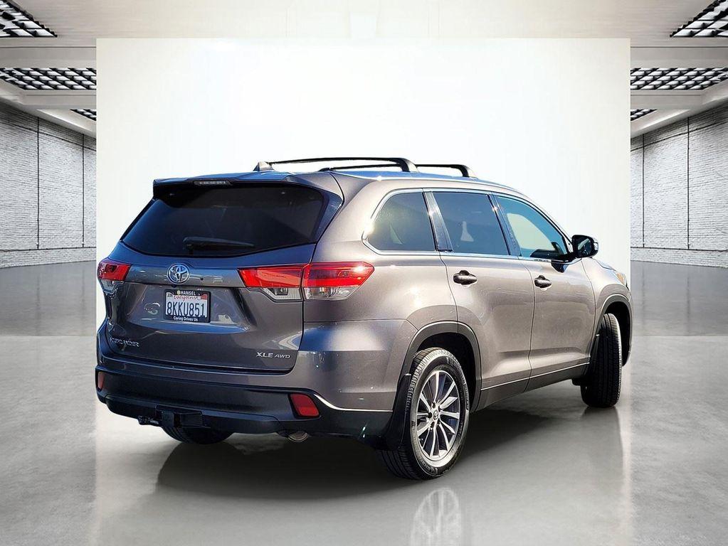used 2019 Toyota Highlander car, priced at $23,500