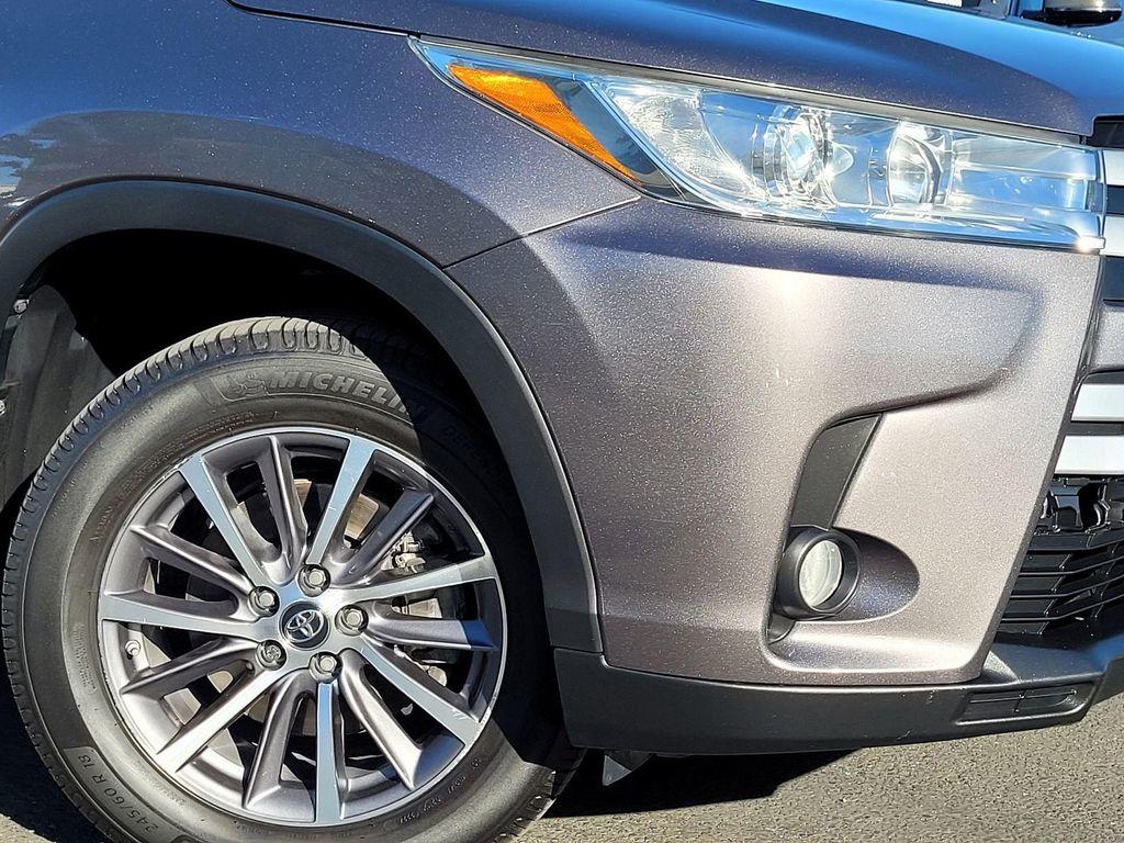 used 2019 Toyota Highlander car, priced at $23,500