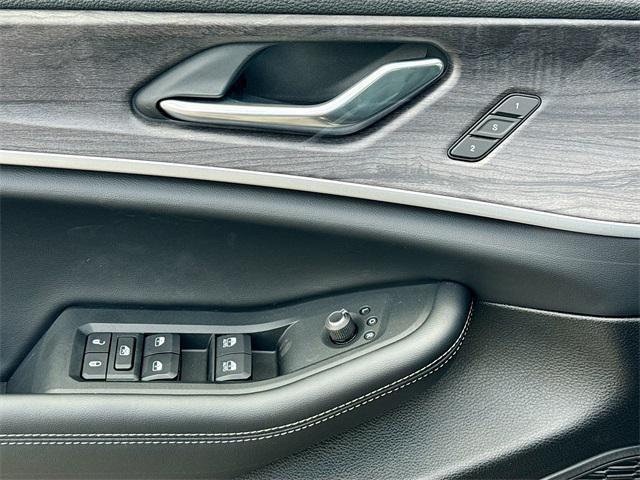 new 2025 Jeep Grand Cherokee car, priced at $44,286