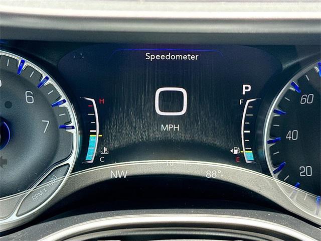 new 2025 Chrysler Pacifica car, priced at $43,677