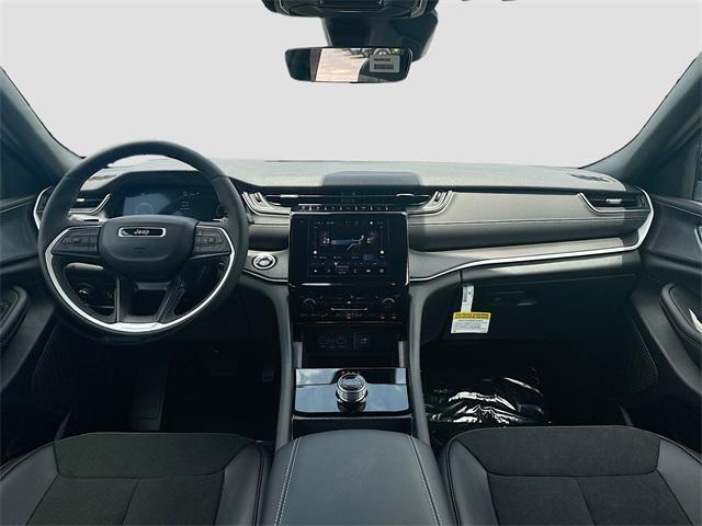 new 2025 Jeep Grand Cherokee car, priced at $40,650