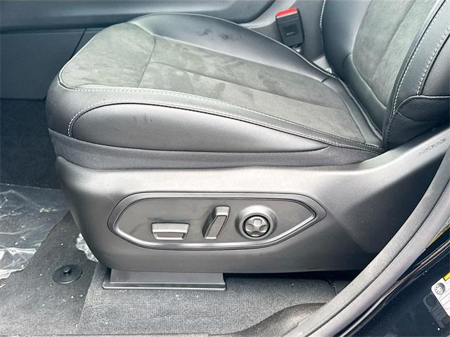 new 2025 Jeep Grand Cherokee car, priced at $40,650