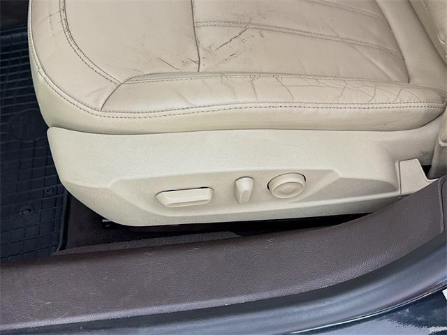 used 2011 Buick Regal car, priced at $7,999