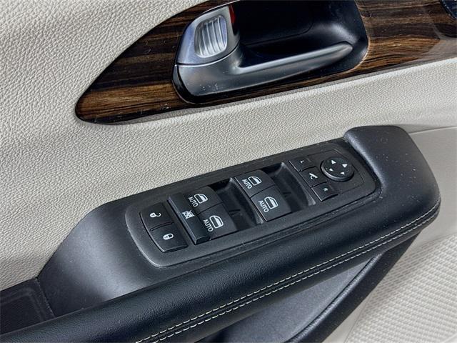 used 2022 Chrysler Pacifica Hybrid car, priced at $24,553