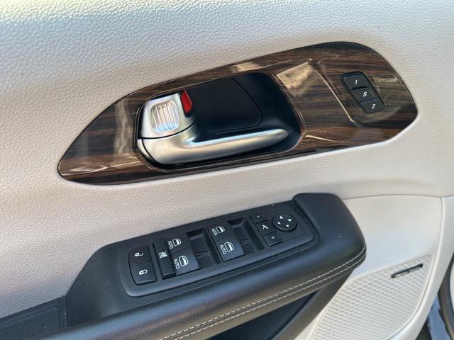used 2022 Chrysler Pacifica Hybrid car, priced at $24,553